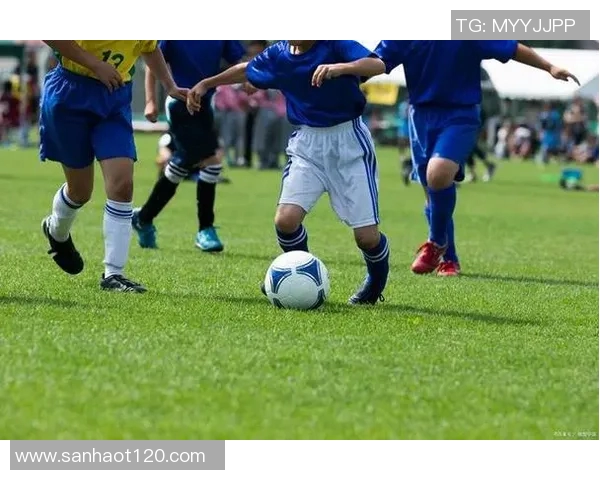 李军专访：从绿茵场到人生舞台的足球旅程回顾与展望